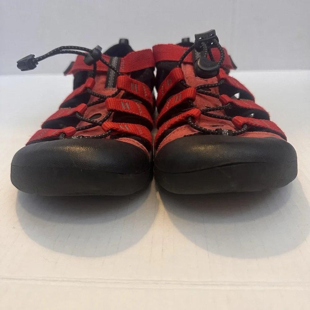 KEEN Newport H2 Sandal Red Big Kids Size 7Y EU 39 Men Women Water Shoes Outdoor
